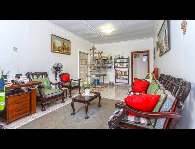5 BEDROOM HOUSE FOR SALE IN GILLITTS